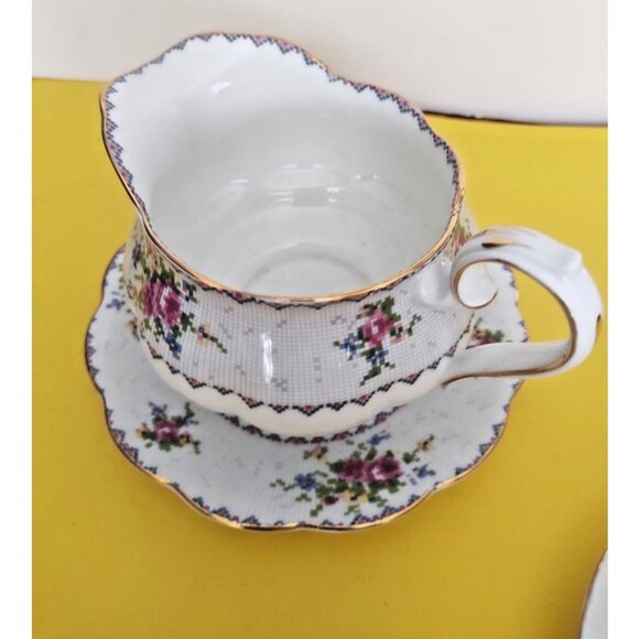 Royal Albert Petit Point Large Gravy Boat with Underplate 1970's - Picture 5 of 13